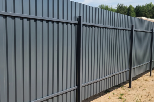Забор из профнастила Текстура матовая Труба 60х60 