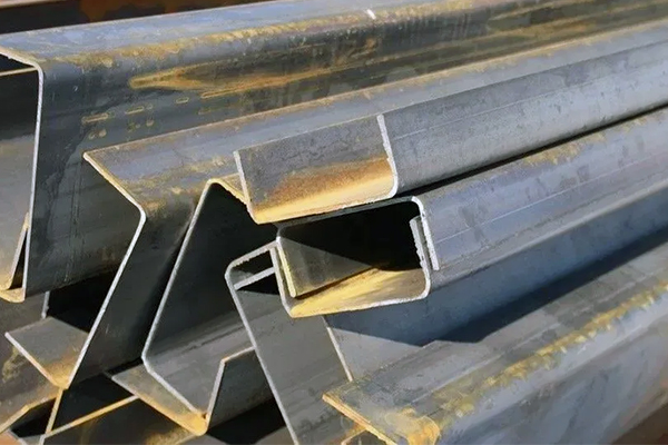 Швеллер стальной гнутый 100х50х5 6 метров
